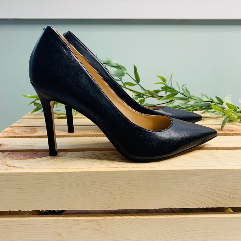 Sam Edelman classic black pumps